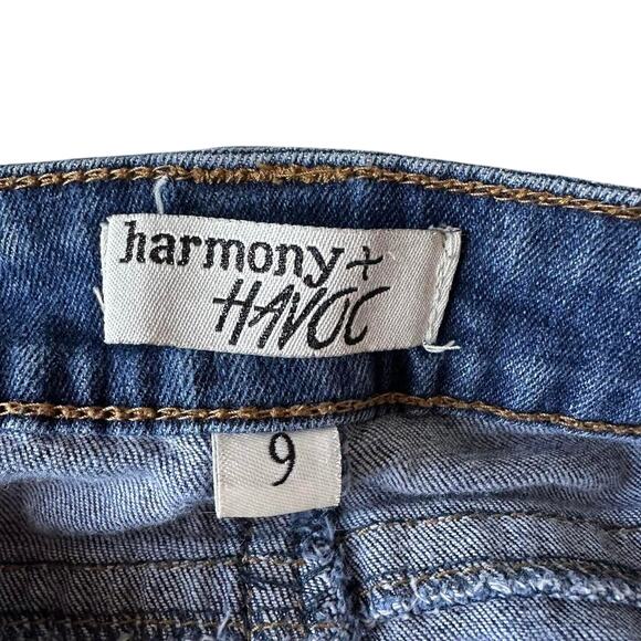 Womens Shorts Size 9 Denim Distressed Western Rodeo Summertime Beach Boho Travel - Picture 7 of 8